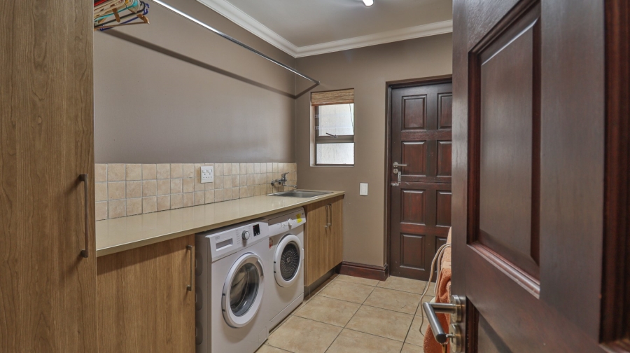 6 Bedroom Property for Sale in Moquini Coastal Estate Western Cape